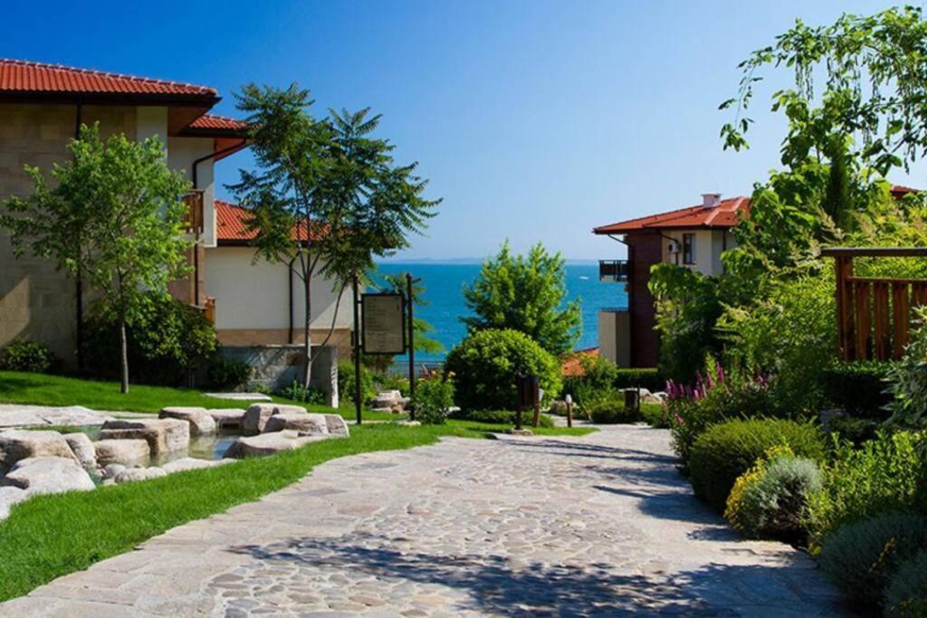 Flora In 5 Stars Garden Of Eden Resort Sveti Vlas Exterior foto